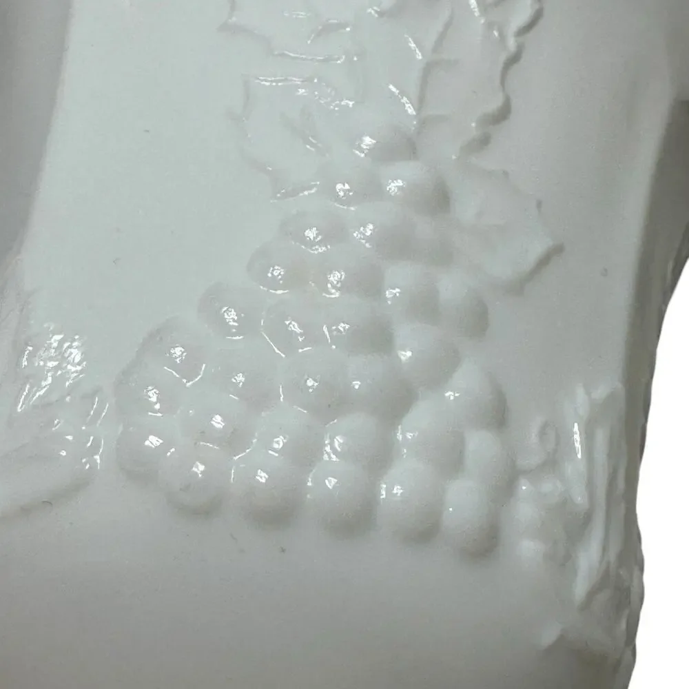 Vintage Indiana Glass Co 6oz Milk Glass Harvest Grape Pattern Goblets Lot of 4